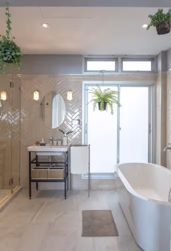 Suite with Hot Tub