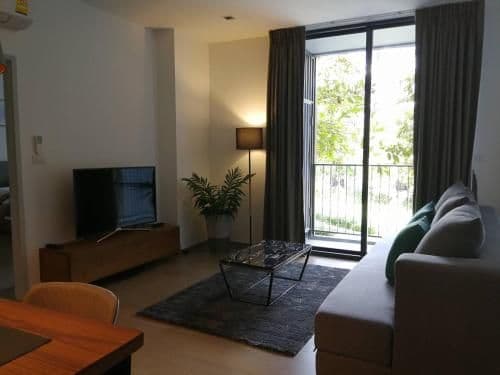 Two-Bedroom Apartment with Mountain View