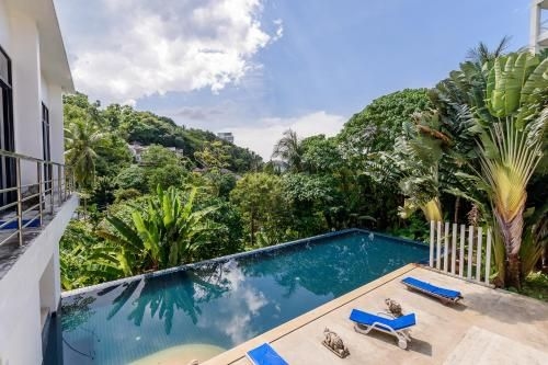 Spacious apartment in Karon1