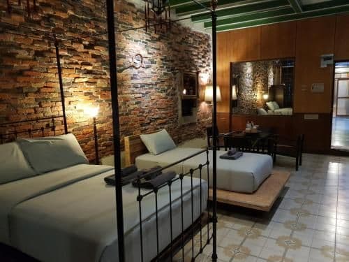 Triple Room with Shared Bathroom 01