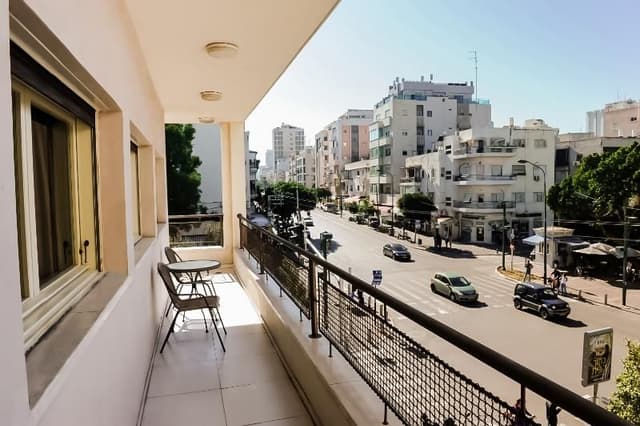 STUDIO WITH BALCONY