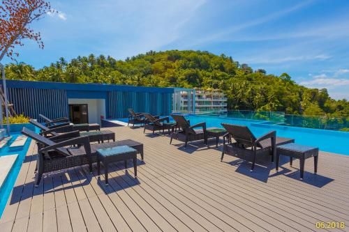 The Aristo Beach by Holy Cow 3180
