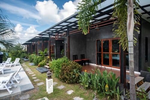 Villa with Garden View