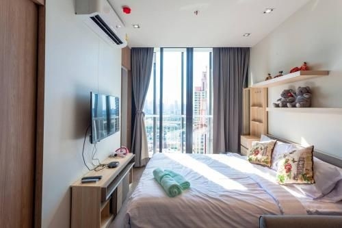 Hidden Gem Romance Private Bedrooms Near Sukhumvit0
