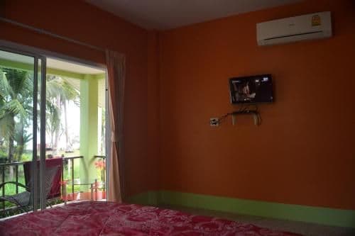Deluxe Room (2 Adults + 1 Child)