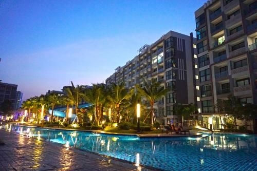 Dusit Grand Park by Milosh4