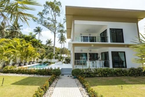 Villa with Garden View