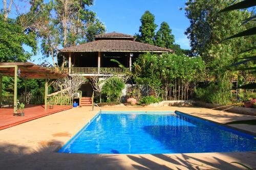 เดอะ ฮับ เอราวัณ รีสอร์ต (The Hub Erawan Resort)2