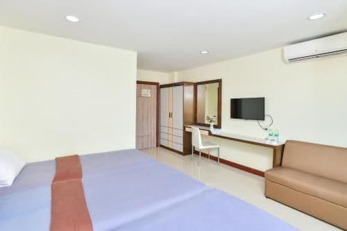 Triple Room with City View