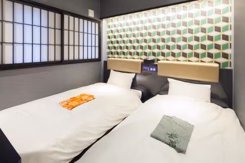 Small Twin Room - Non-Smoking