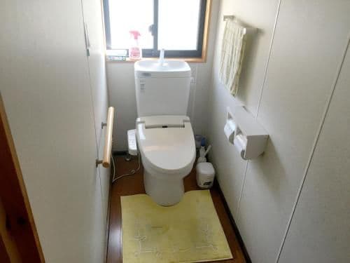 Twin Room with Shared Bathroom