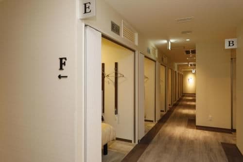 Wide Single Room with Shared Shower and Toilet (Women Only)