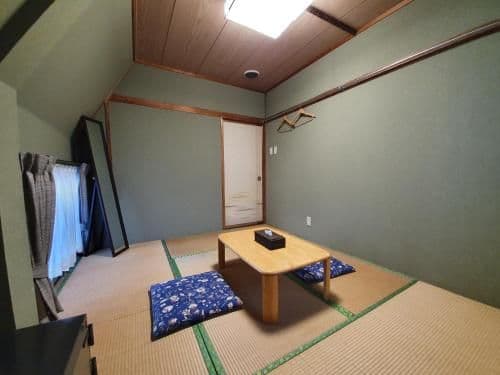 Japanese-Style Room
