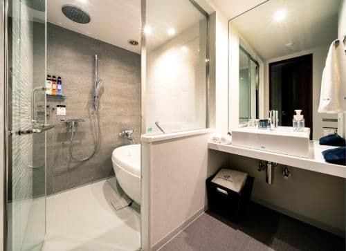 Corner Double Room - Non-Smoking