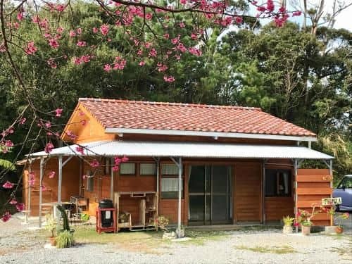 Peaceful Mountain Cottage on a Mango Farm Peaceful Mountain Cottage on a Mango Farm