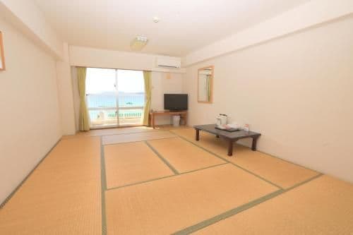 Japanese-Style Family Room with Sea View