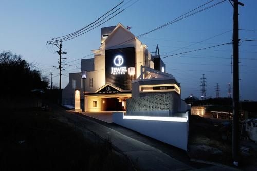 JEWEL HOTEL LUXURY MODERN (Adult Only)2