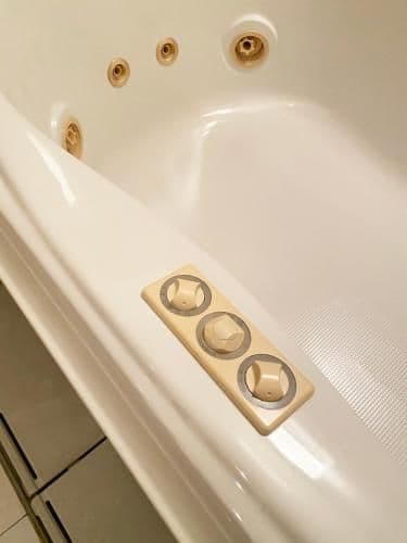 King Room with Spa Bath (Room Selected at Check-in)