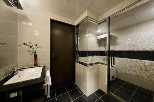 Club Junior Suite King Room with Lounge Access - Non-Smoking