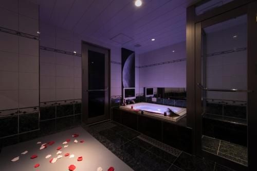 Hotel in the Moon (Adult Only)4