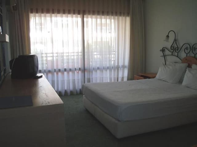 DOUBLE LAND VIEW