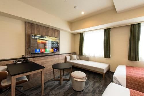 Large Twin Room - Non-Smoking (3 People)