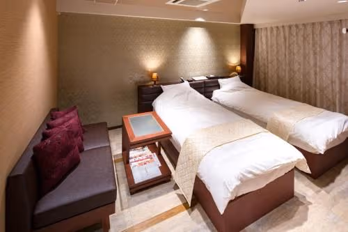 Deluxe Twin Room Selected at Check-In