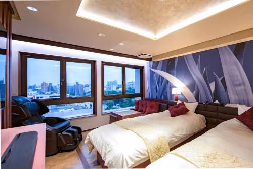 Deluxe Twin Room Selected at Check-In