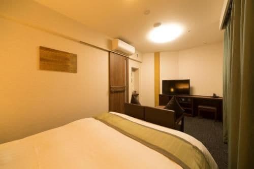 Queen Room - Non-Smoking