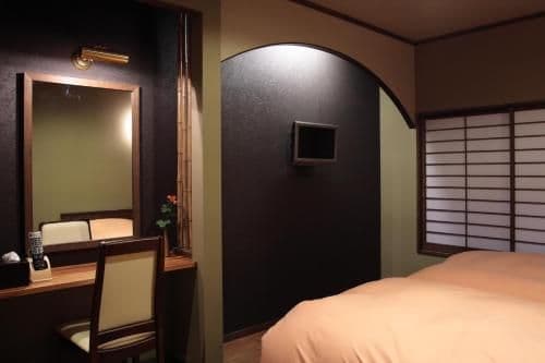 Deluxe Room with Tatami Area and Shared Bathroom and Private Toilet and Mountain View