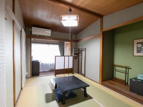 Japanese-Style Twin Room with Shared Bathroom - Non-Smoking