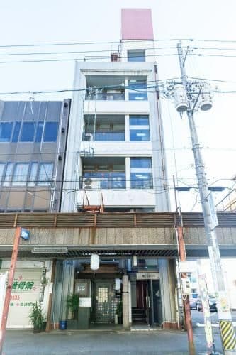 Single Bed in Male Dormitory Room with Shared Bathroom