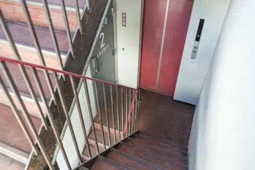 Single Bed in Male Dormitory Room with Shared Bathroom