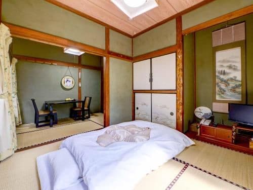 Japanese Style Room with Shared Bathroom