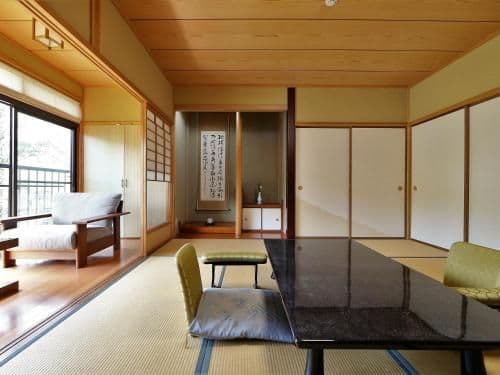 Japanese-Style Family Room with Garden View - Annex