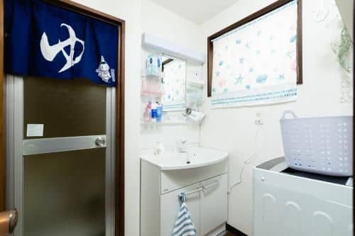 walk 5 mins to station / 8 mins to Namba by subway - detached house, 4 bedrooms, three floors, with garage/ max 11 people Tabitime- Tamade walk 5 mins to station / 8 mins to Namba by subway - detached house, 4 bedrooms, three floors, with garage/ max 11 people Tabitime- Tamade