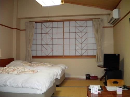 Twin Room with Tatami Floor and Shared Bathroom