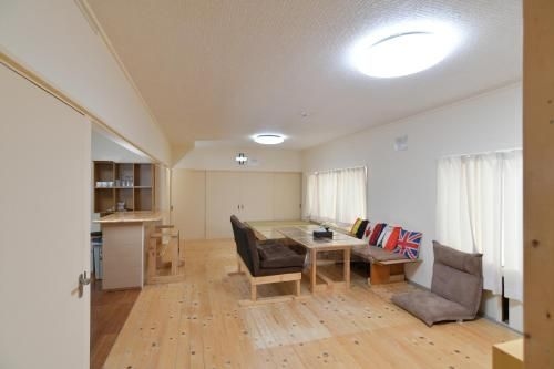 STAY IN OTAKI (Stay In Otaki)1