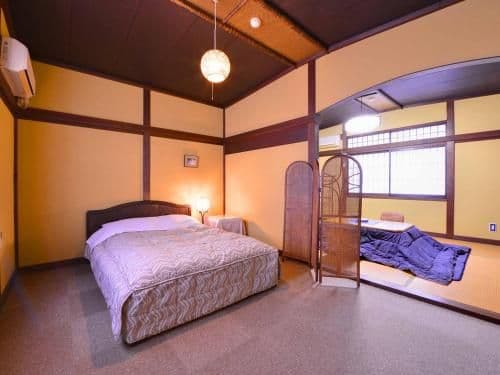 Standard Double Room with Shared Bathroom