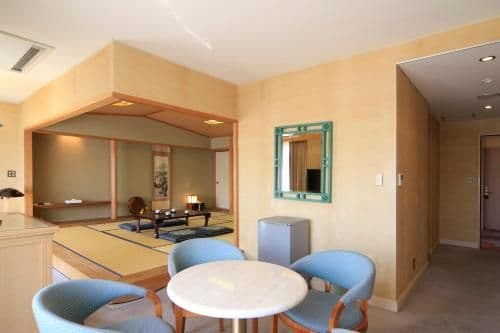 Japanese-Style Room - Smoking