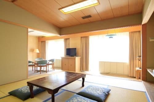 Japanese-Style Room - Smoking