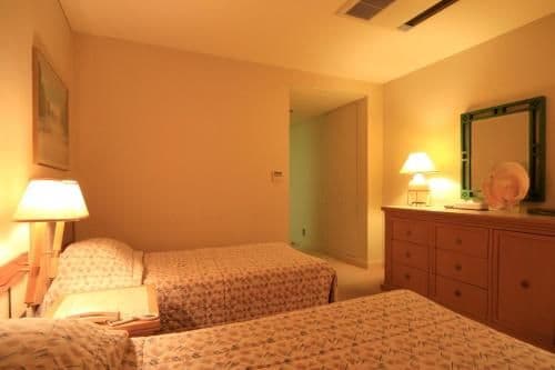 Twin Room - Non-Smoking