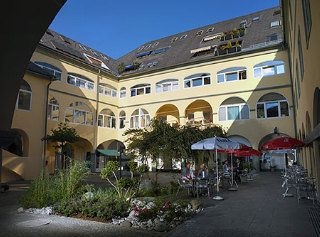 Goldener Brunnen0