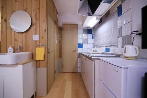 Apartment with Shower
