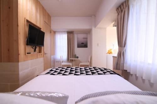 Apartment with Shower