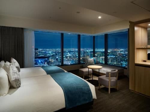 Executive Corner Twin Room with Sofa Bed and View Bath - Non-Smoking