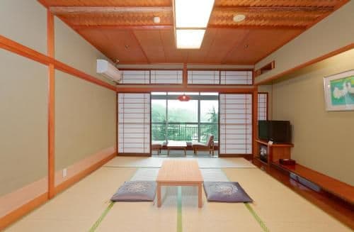 Japanese-Style Twin Room with Shared Bathroom