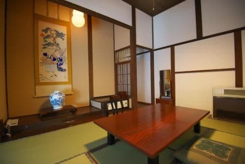 Suite with Mountain View
