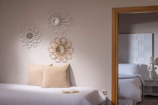 SUITE TWO BEDROOMS