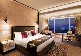 Shangri La Hotel Mumbai1
